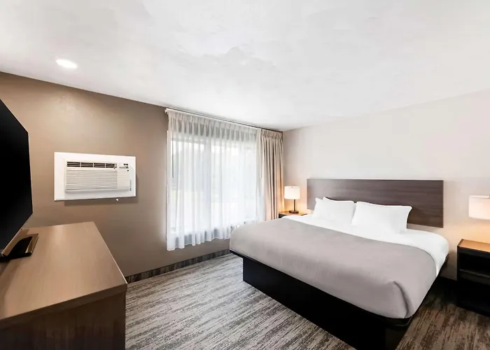 Quality Inn & Suites Munising