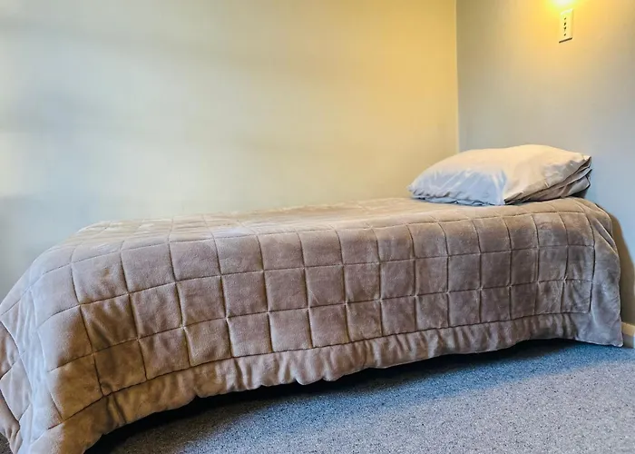 Merrylees Budget Hotel