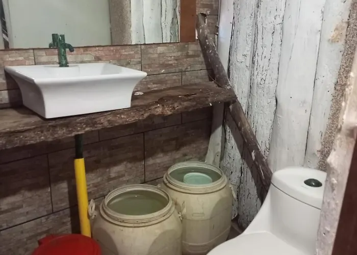 Hostal Aquamarine
