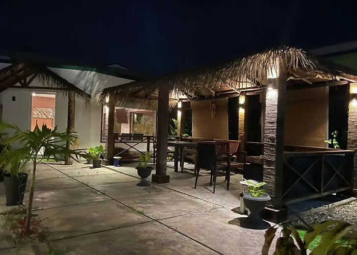 Himeyn Beach Inn - Ocho Homes by Eight Continents