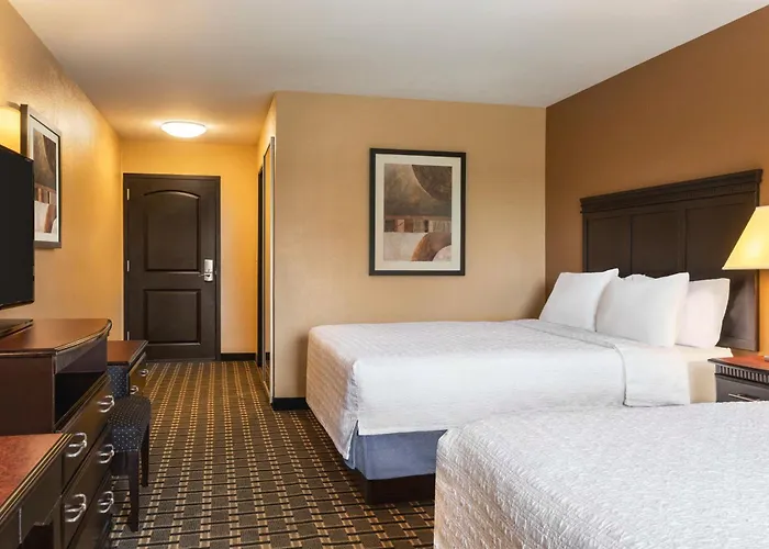Hampton Inn & Suites Pine Bluff