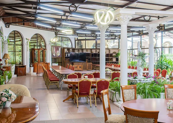 Estreya Residence Hotel