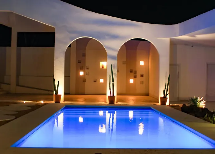 Roka Hotel Boutique