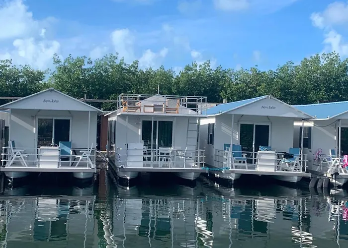 Aqua Lodges At Hurricane Hole Marina