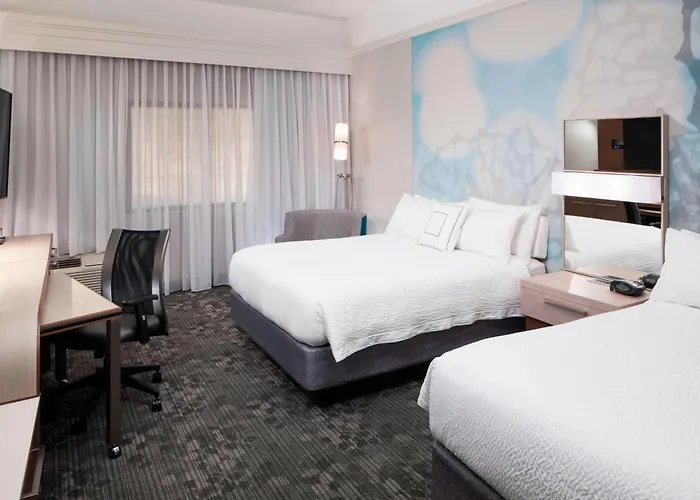 Courtyard By Marriott Pensacola