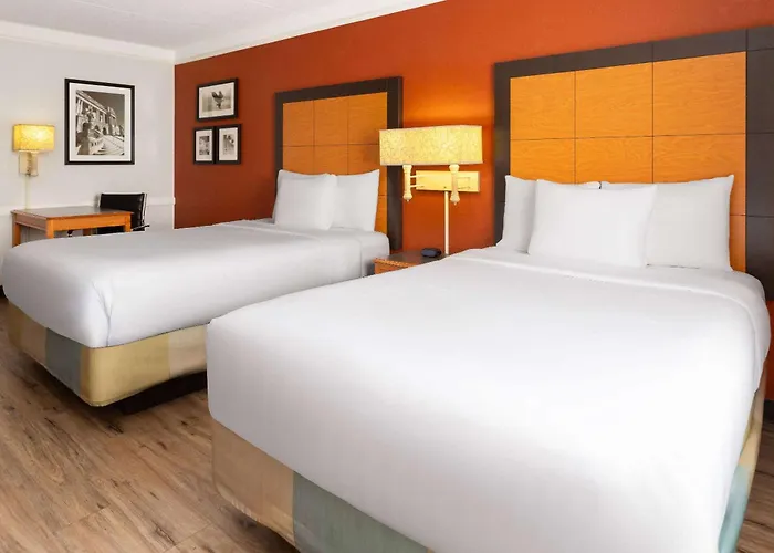 La Quinta Inn By Wyndham Pittsburgh Airport