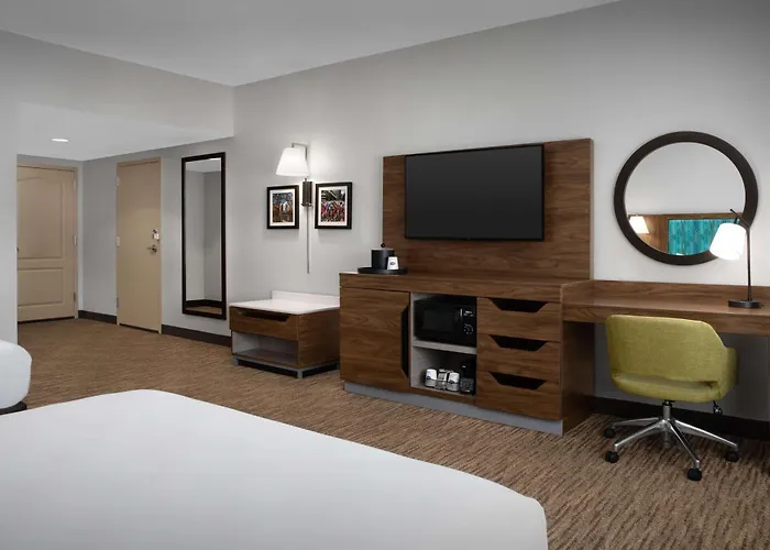 Hampton Inn & Suites-Knoxville/North I-75