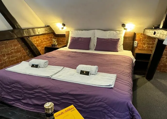 Rooms & Restaurant Pirocanac