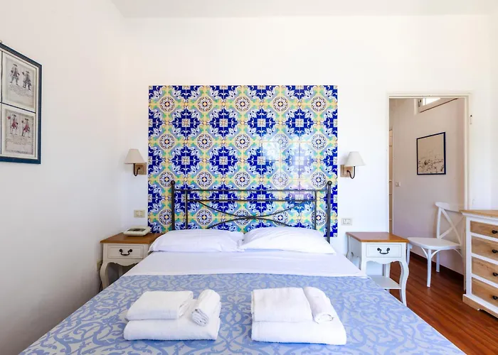 Hotel Torre Dei Borboni