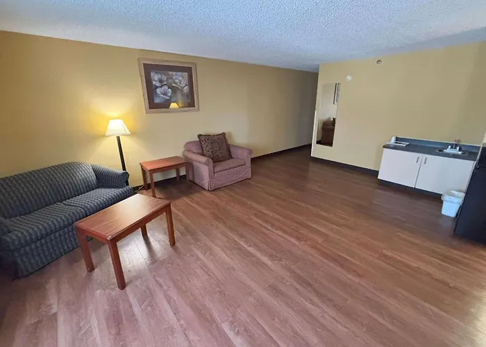 Super 8 By Wyndham O'Fallon