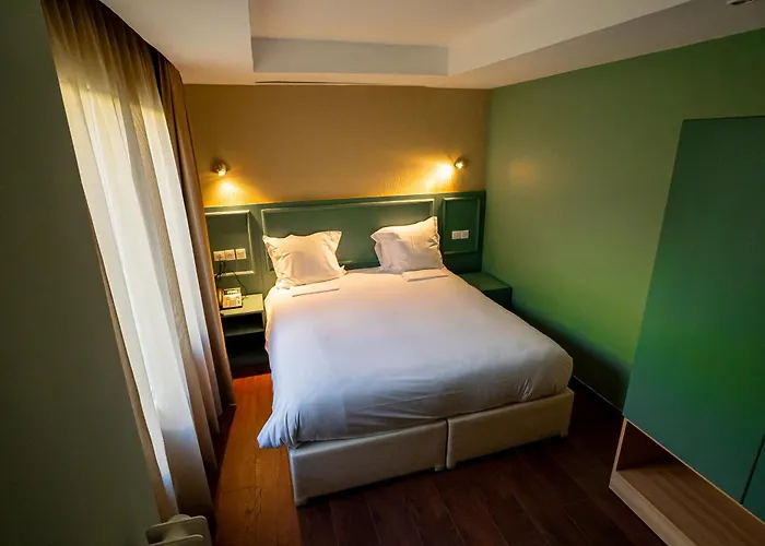 Breeze Hotel