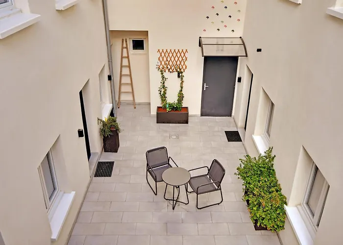 Hotel Cocoon