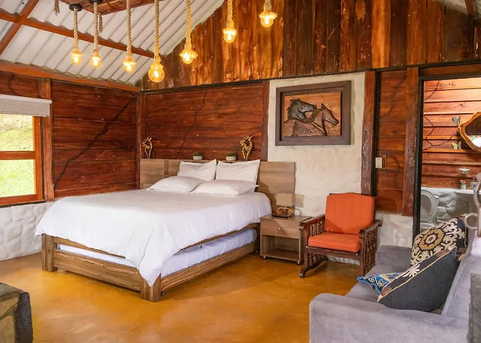 Riverside La Masia Ecohotel