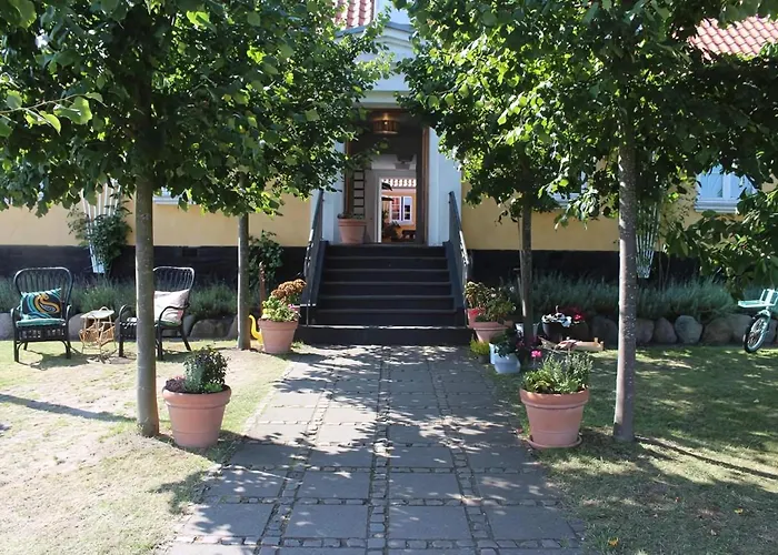 Femmasteren Hotel&Hostel