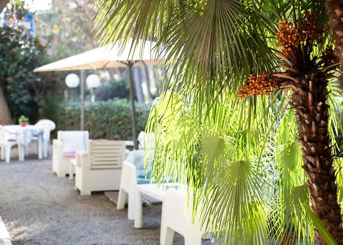Hotel Parco Dei Pini - 100Mt Dal Mare
