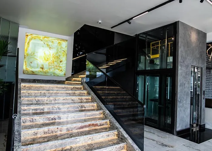 Lovera Hotel