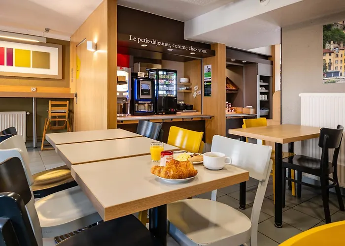 B&B Hotel Grenoble Universite 1