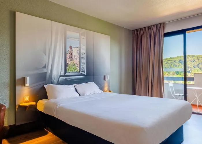 B&B Hotel Villeneuve Loubet Village