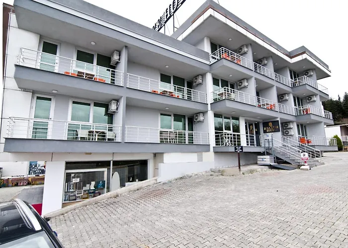 Hill Life Hotel