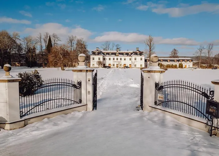 Pałac Pakoszów Schlosshotel Wernersdorf