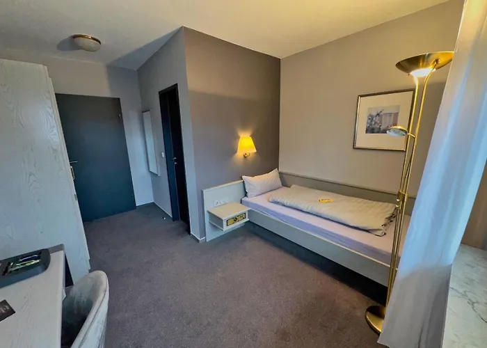 M&M Park Hotel