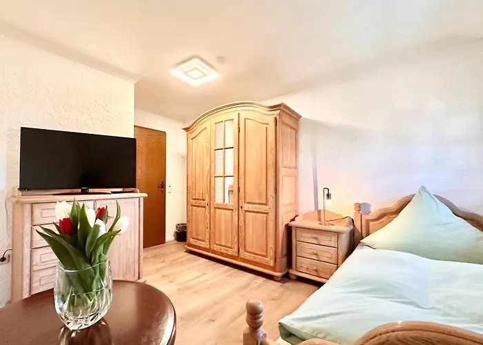 Hotel Deutsches Haus mit WLAN und Parkplatz, HDZ und Kliniken in der Nähe, direkt an der A2 und A30 gelegen