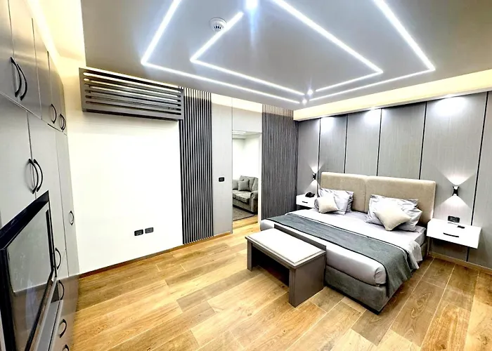 Queens Suite Hotel