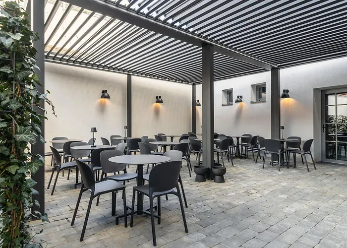 Urban Hotel