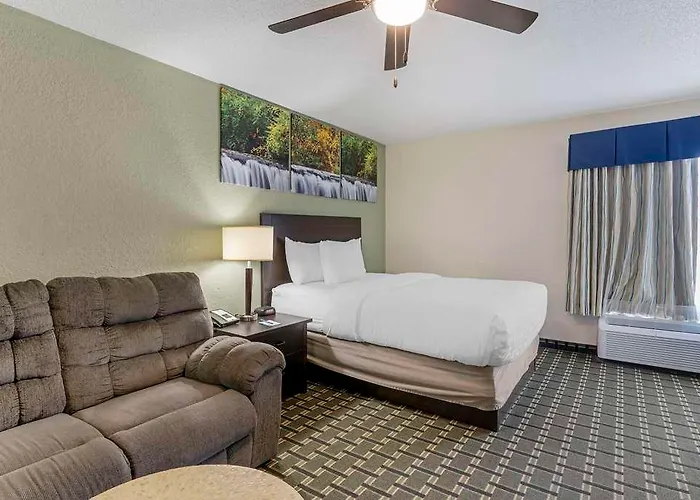 Clarion Pointe Jasper