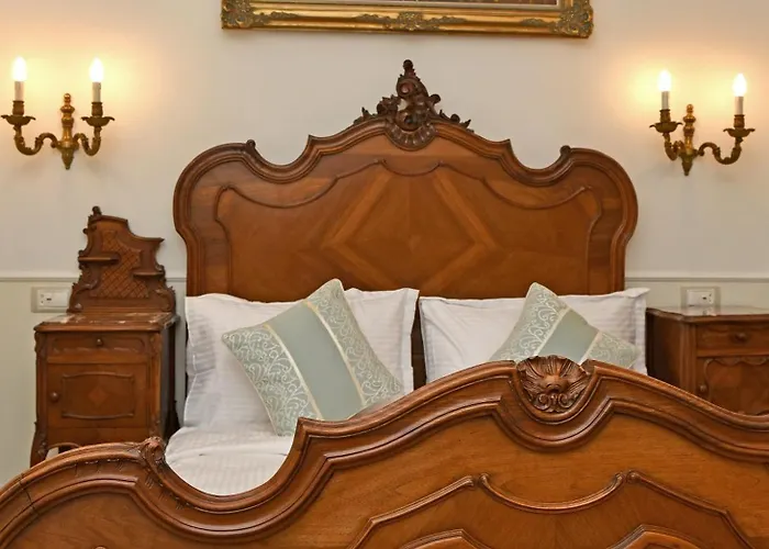 Royal Hotel