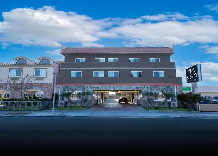 Elev8 Hotel Los Angeles, Lax
