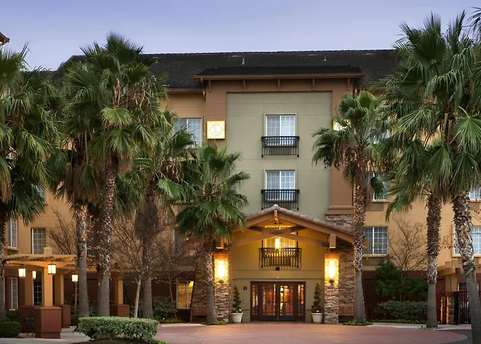 Larkspur Landing Extended Stay Suites Bellevue