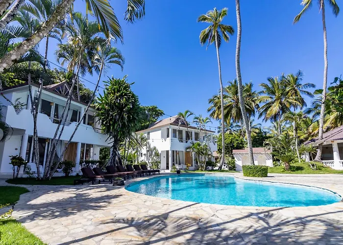 Las Canas Beach Retreat