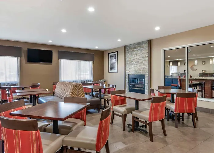Comfort Suites Terre Haute University Area