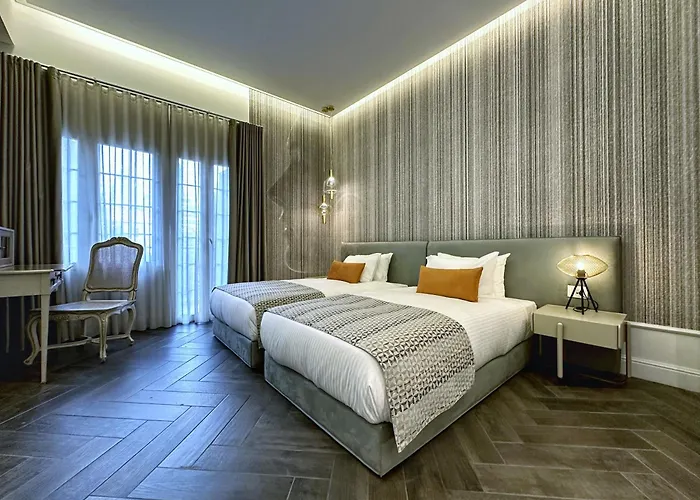 10 Stories Hotel