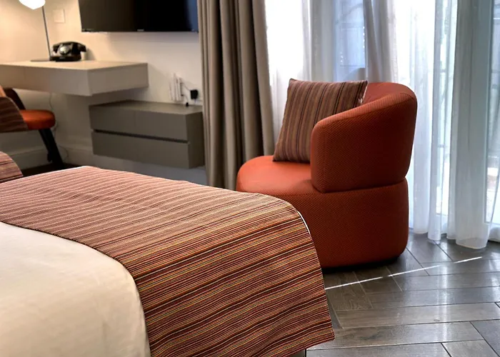10 Stories Hotel