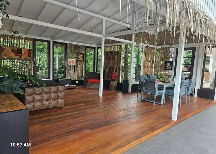 8 Bedroom Monkey Villa Room 202