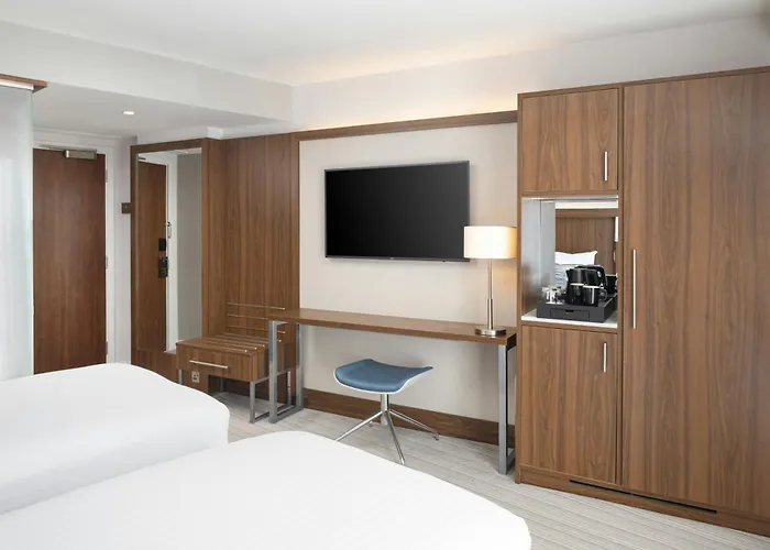 Courtyard By Marriott Oxford City Centre