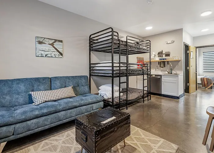 Modern Family Suite For 5 Near St Louis With Pool
