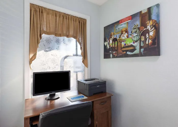 Travelodge By Wyndham Perry National Fairgrounds Area I-75