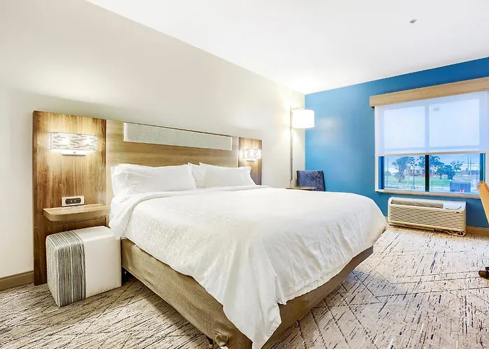Holiday Inn Express - Gulfport Beach By Ihg