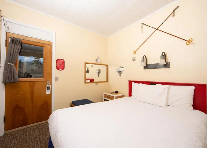 Yodeler Motel
