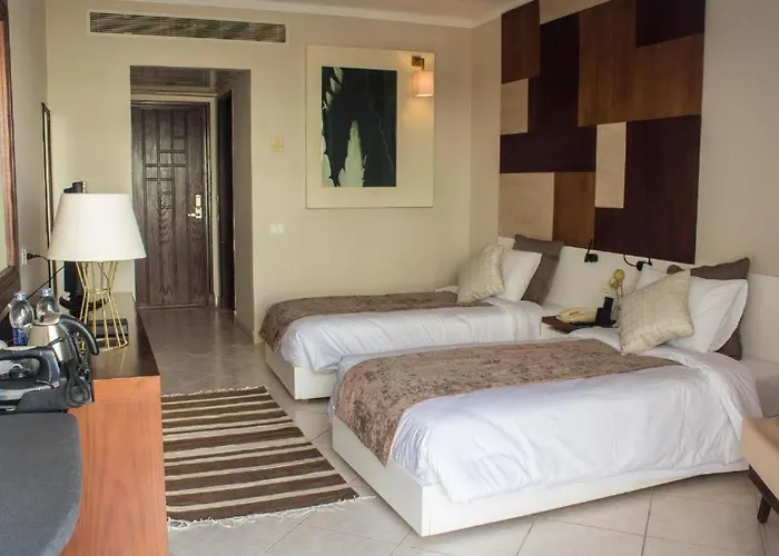 Swiss Heaven Sharming Inn Hotel-Couples & Families Only