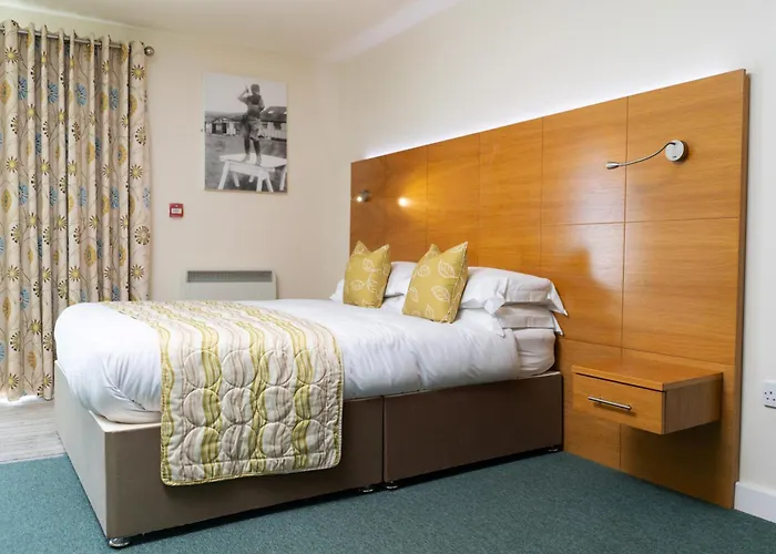 Croyde Bay Hotel Or Self Catering