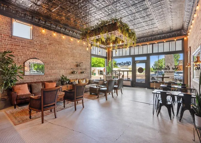 The Eastland Historic Hotel- Imperial Room