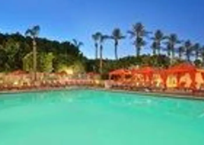 Sheraton Crescent Hotel