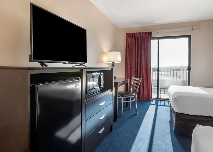 Econo Lodge Inn & Suites Rehoboth Beach