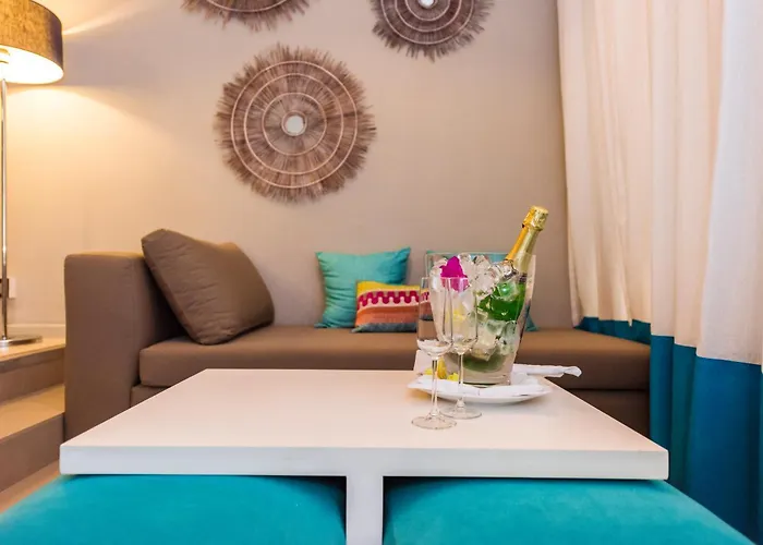 Azur Paradise Hotel&Rooftop Bar