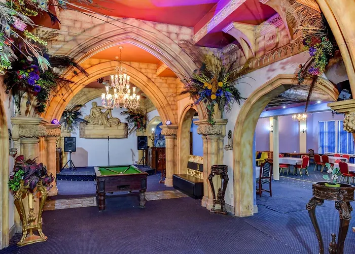 Empire Hotel