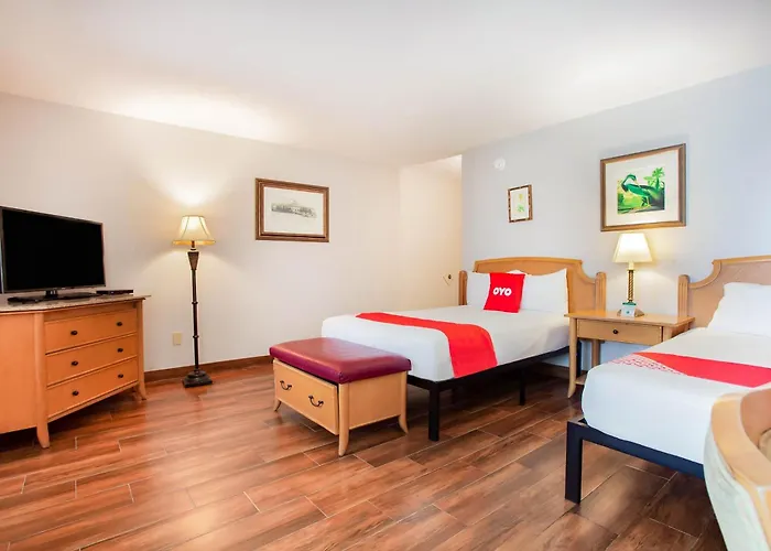 Oyo Waterfront Hotel- Cape Coral Fort Myers, Fl